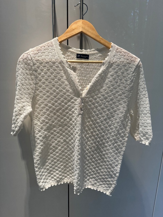 GAP Tops - Cream crochet top with buttons.